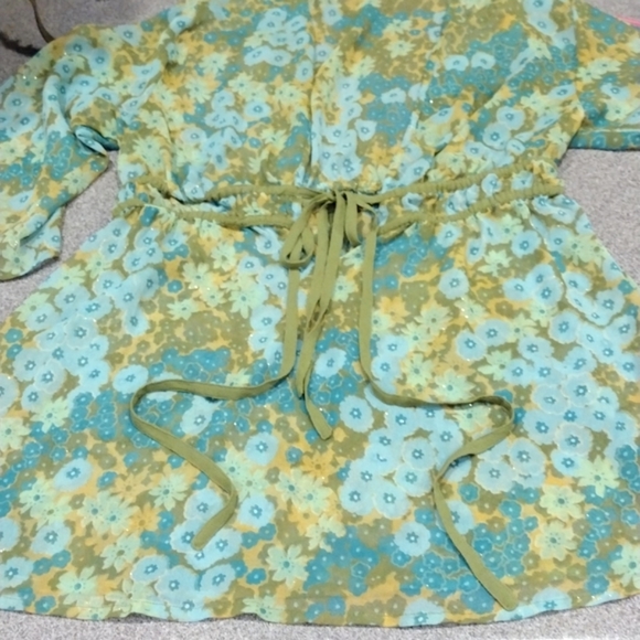 🔥Vintage TORRID Sheer Tie Front Fairy Top With Sparkle - Picture 7 of 7